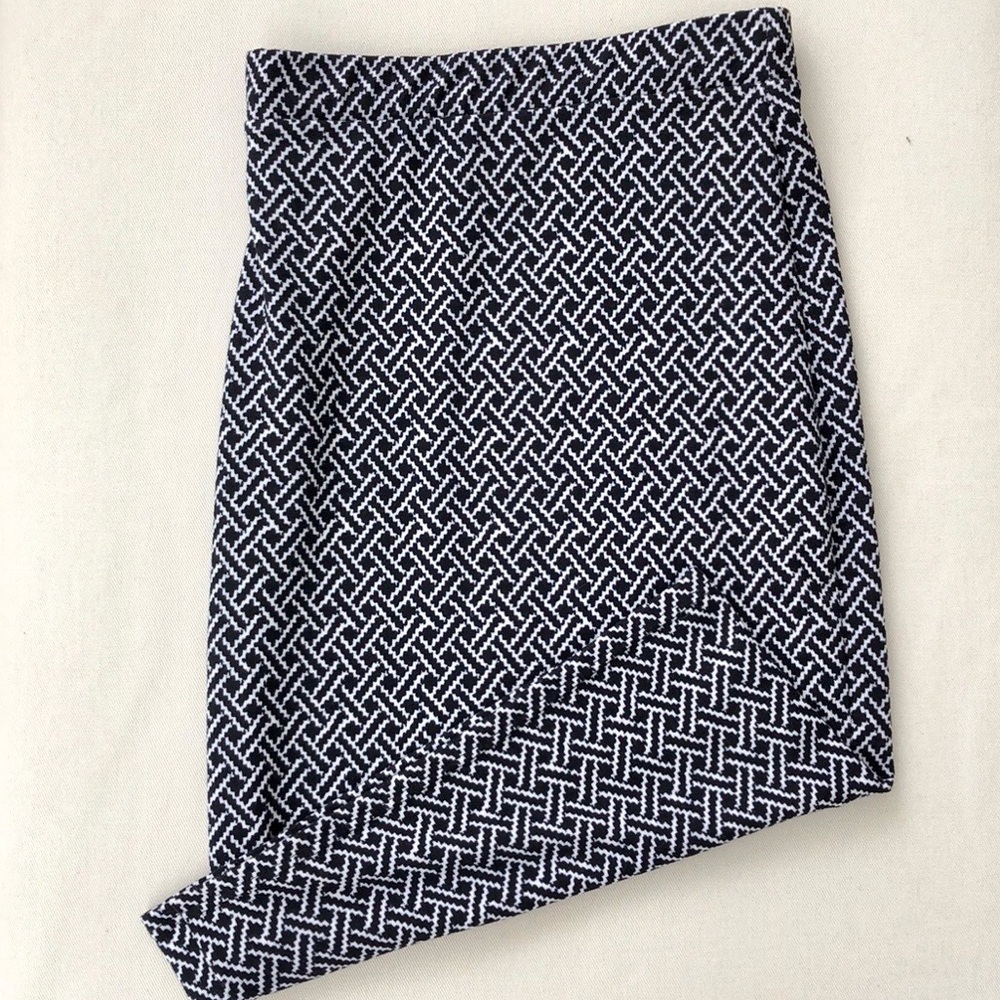 LA Hearts Mid-length B&W Patterned Skirt